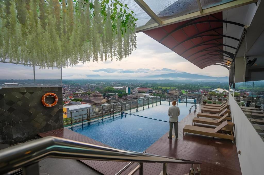 จาวา โลตัส โฮเทล เจมเบอร์  Hotel ภายนอก รูปภาพ