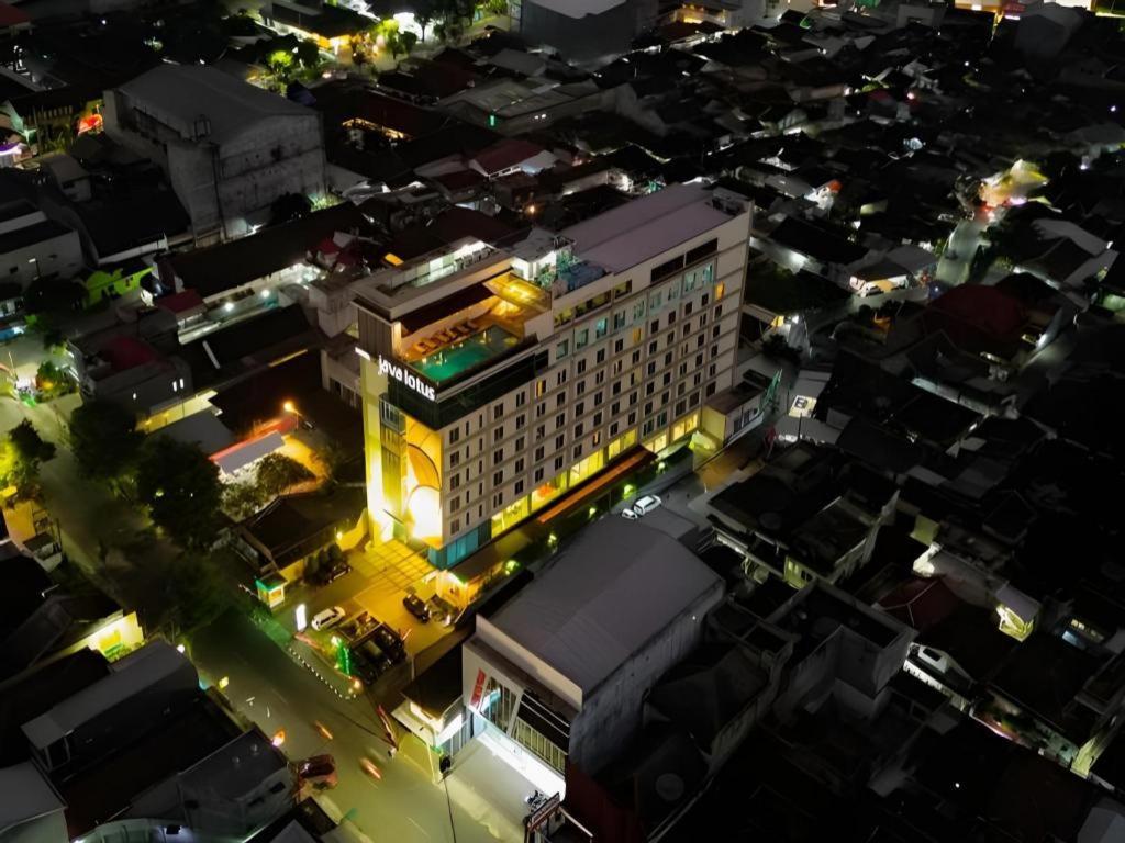 จาวา โลตัส โฮเทล เจมเบอร์  Hotel ภายนอก รูปภาพ
