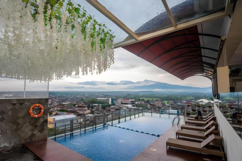 จาวา โลตัส โฮเทล เจมเบอร์  Hotel ภายนอก รูปภาพ
