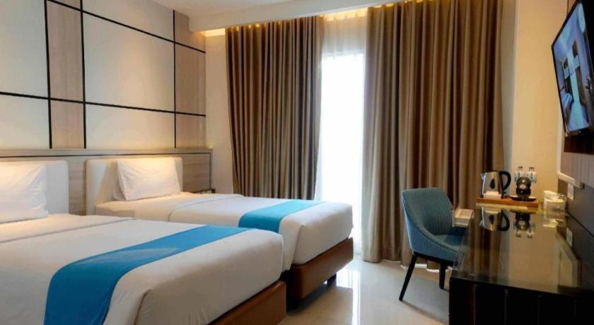จาวา โลตัส โฮเทล เจมเบอร์  Hotel ภายนอก รูปภาพ